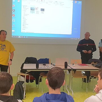 Actions de sensibilisation des collégiens Puydômois à la sécurité routière organisées par le Département